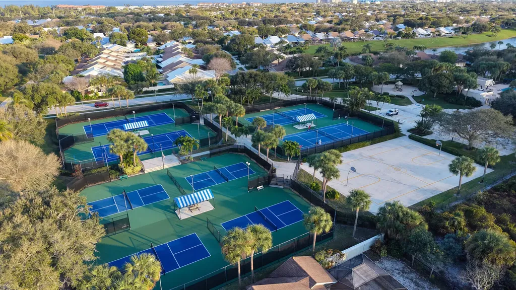 352 River Edge Road Jupiter FL 33477