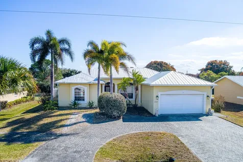 2332 SE Maslan Avenue Port St Lucie FL 34952