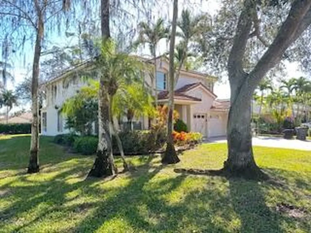 550 Cypress Crossing Wellington FL 33414