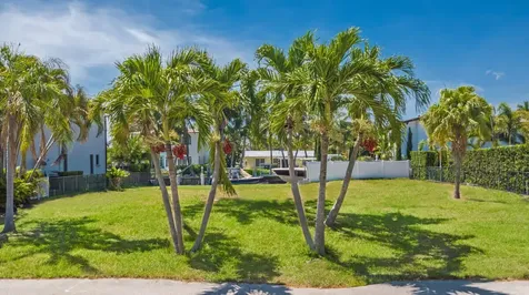 808 NE Bay Cove Street Boca Raton FL 33487