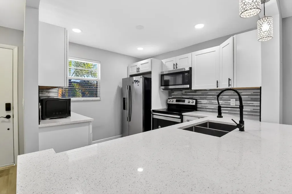 2515 NE 2nd Court Boynton Beach FL 33435