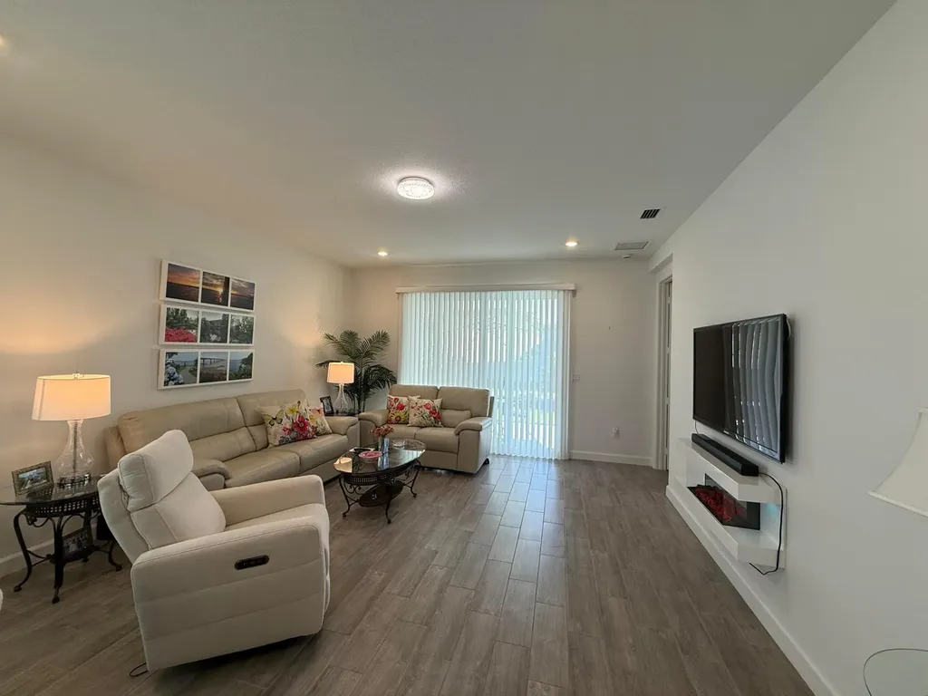 5758 Graceful Way Delray Beach FL 33484
