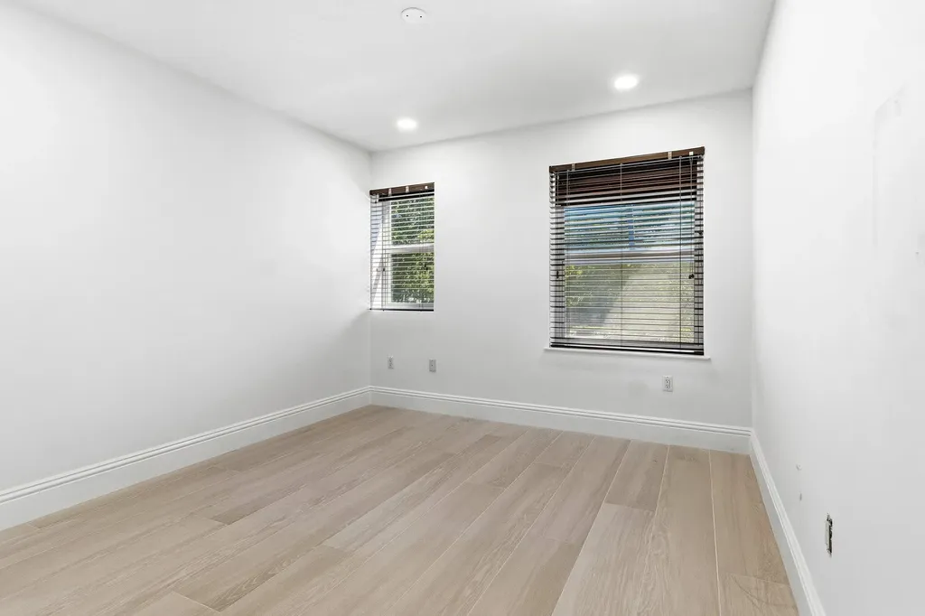 122 SE 6th Avenue Delray Beach FL 33483