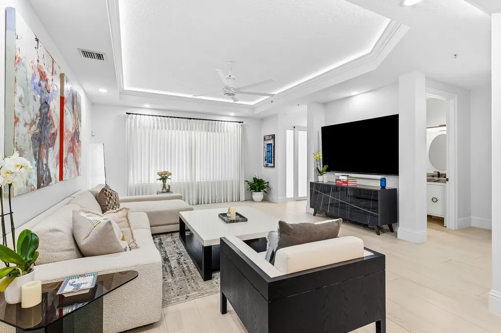 122 SE 6th Avenue Delray Beach FL 33483