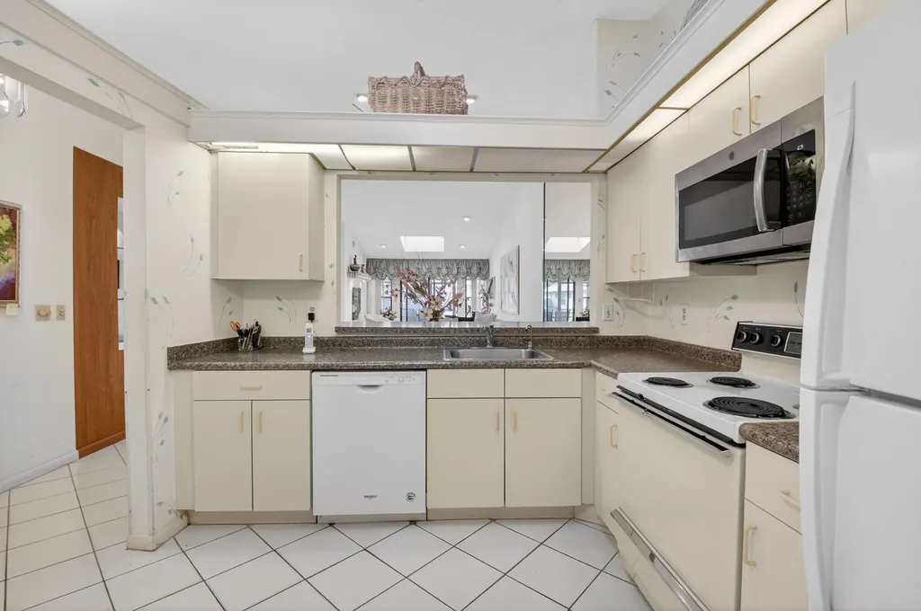 5900 Sunswept Lane Boynton Beach FL 33437