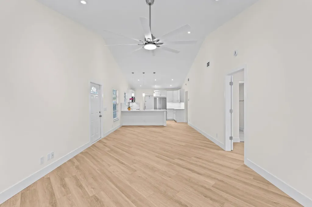 1662 Royal Forest Court West Palm Beach FL 33406