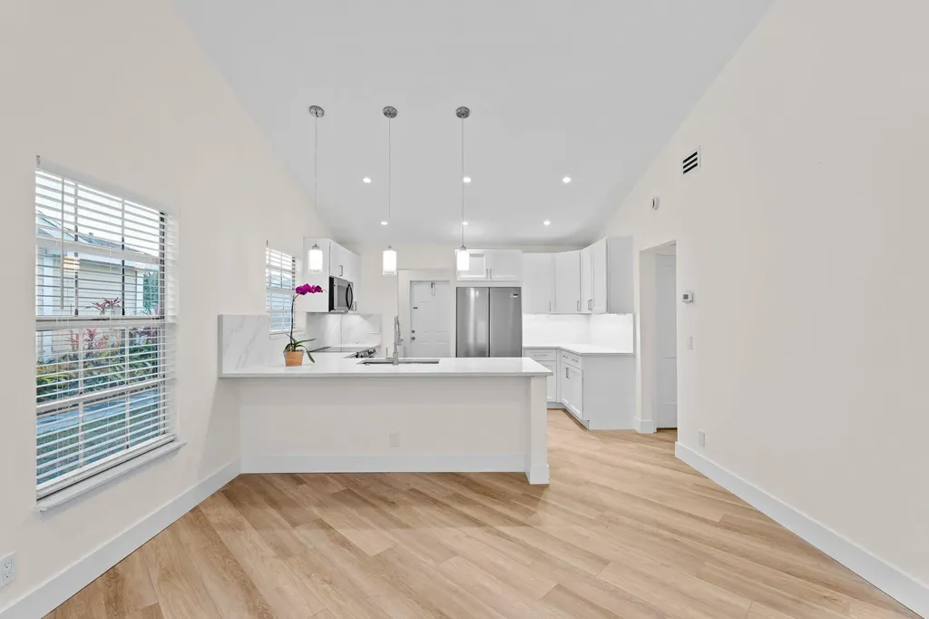 1662 Royal Forest Court West Palm Beach FL 33406