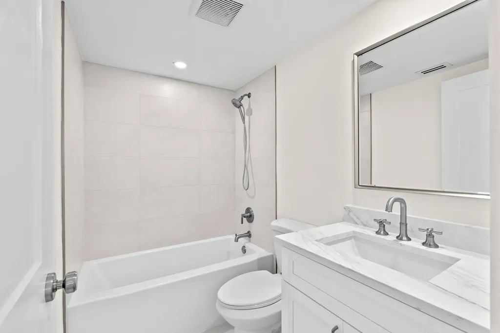 1662 Royal Forest Court West Palm Beach FL 33406