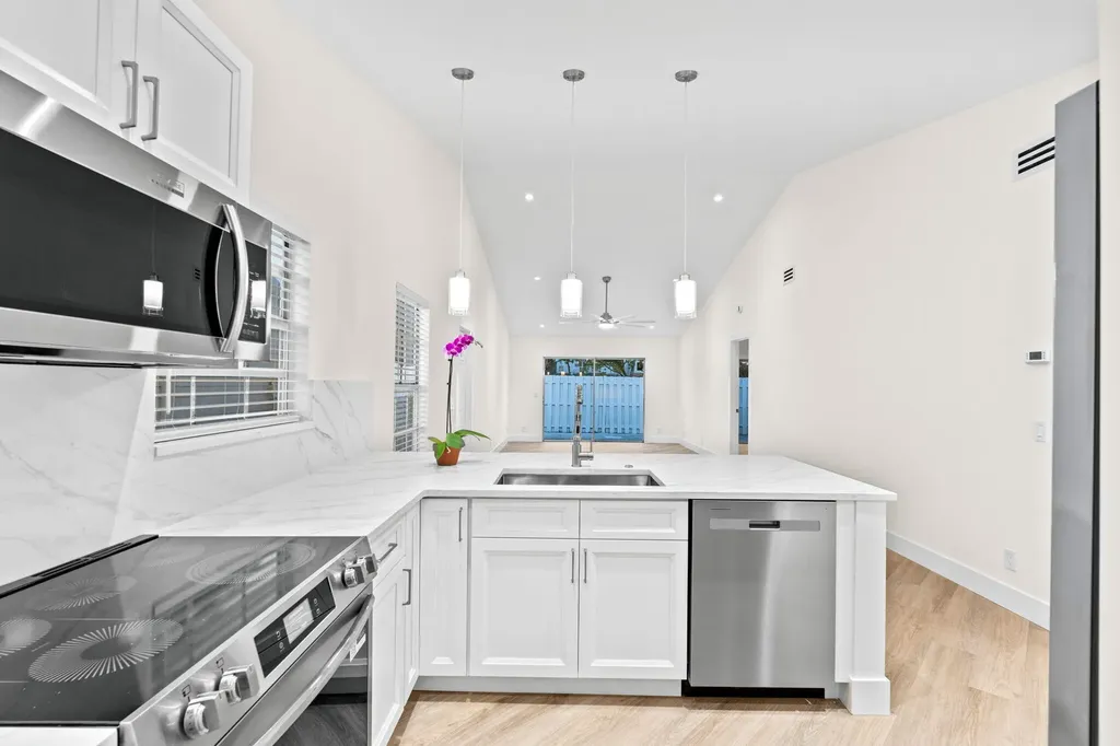 1658 Royal Forest Court West Palm Beach FL 33406