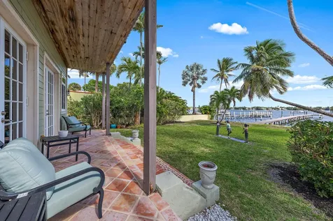 122 S Lake Drive Lantana FL 33462