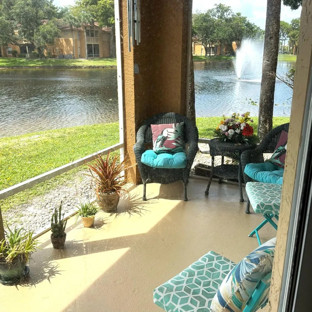 4839 Via Palm Lakes West Palm Beach FL 33417