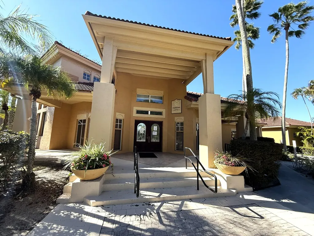 4839 Via Palm Lakes West Palm Beach FL 33417