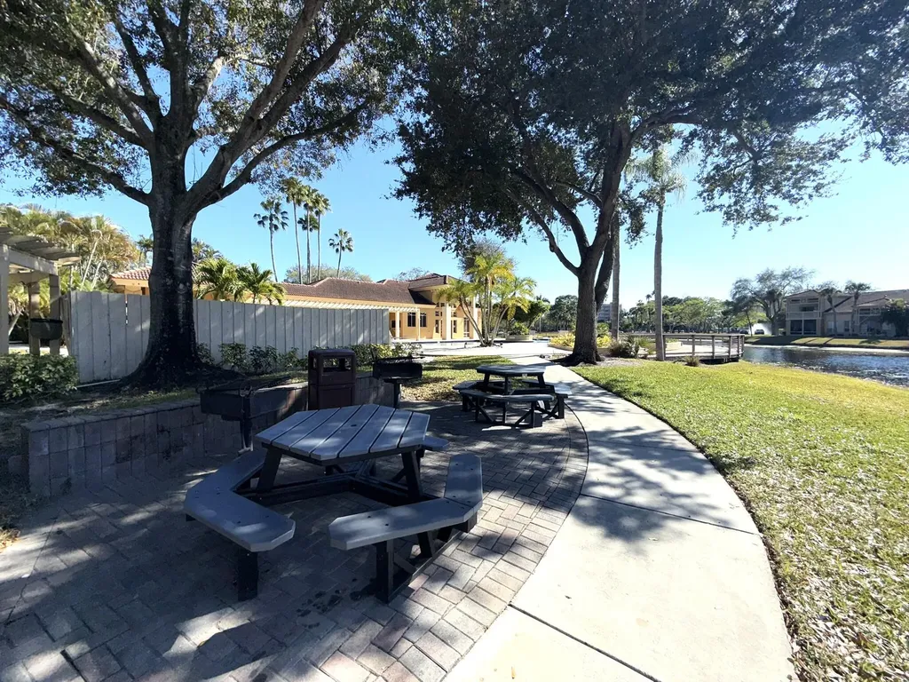 4839 Via Palm Lakes West Palm Beach FL 33417