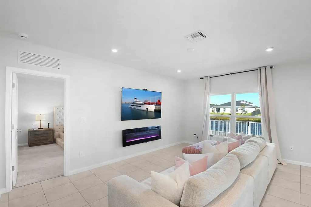 113 Dabou Loop Belle Glade FL 33430