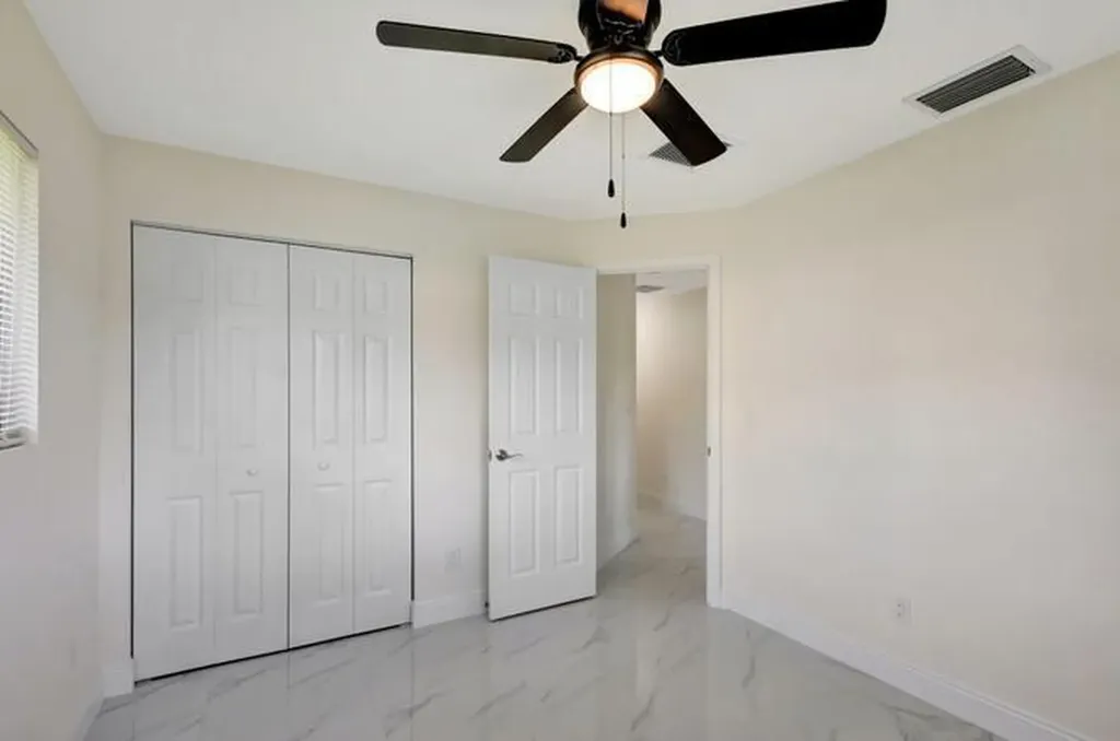 2016 Avenue S Riviera Beach FL 33404