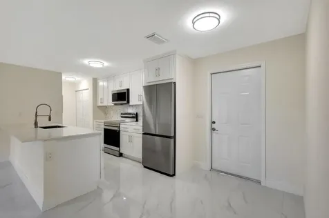 2016 Avenue S Riviera Beach FL 33404