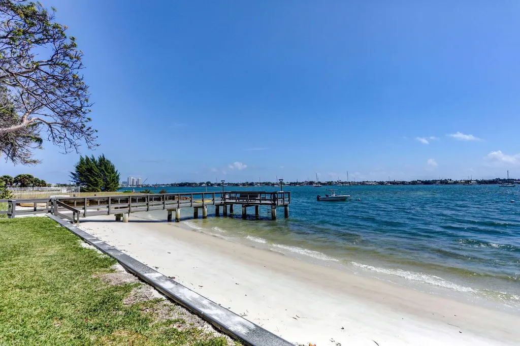 5600 N Flagler Drive West Palm Beach FL 33407