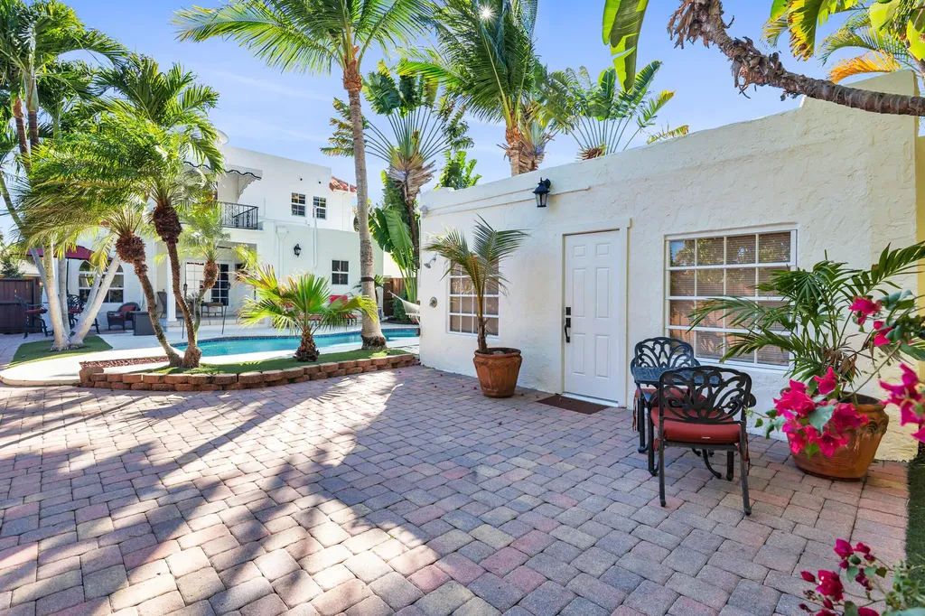 137 Edgewood Drive West Palm Beach FL 33405