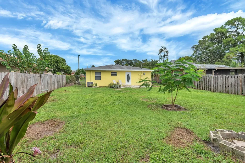 4882 Jefferson Road Delray Beach FL 33445