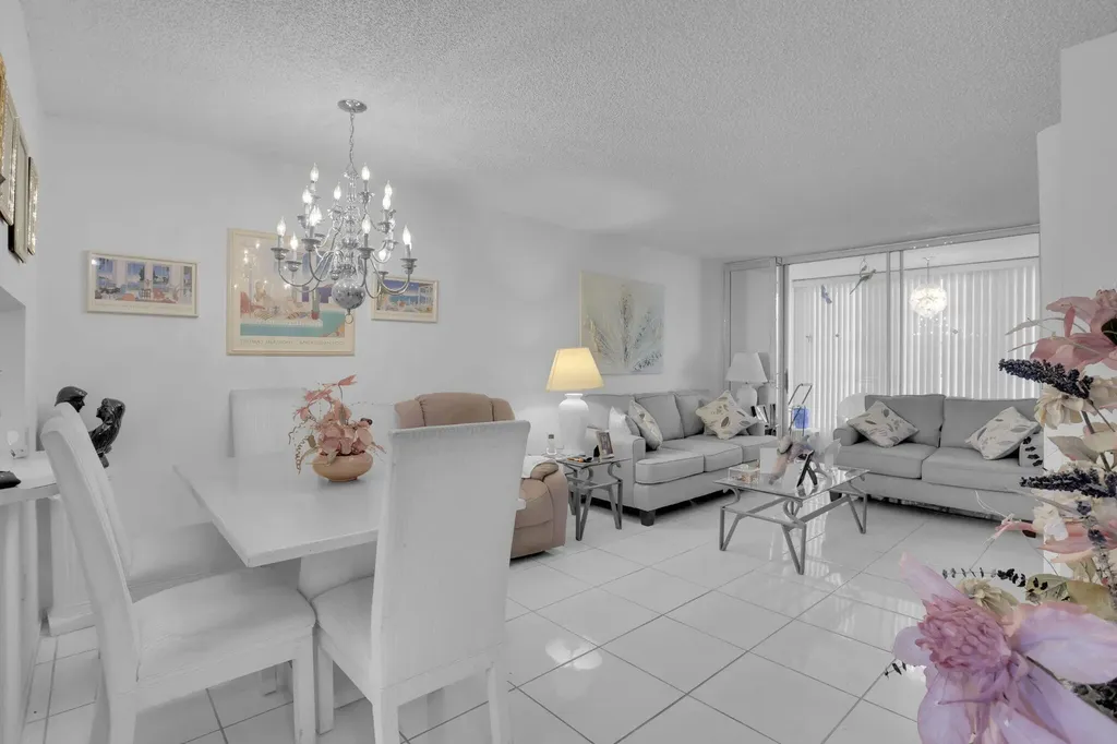 2751 E Sunrise Lakes Drive Sunrise FL 33322