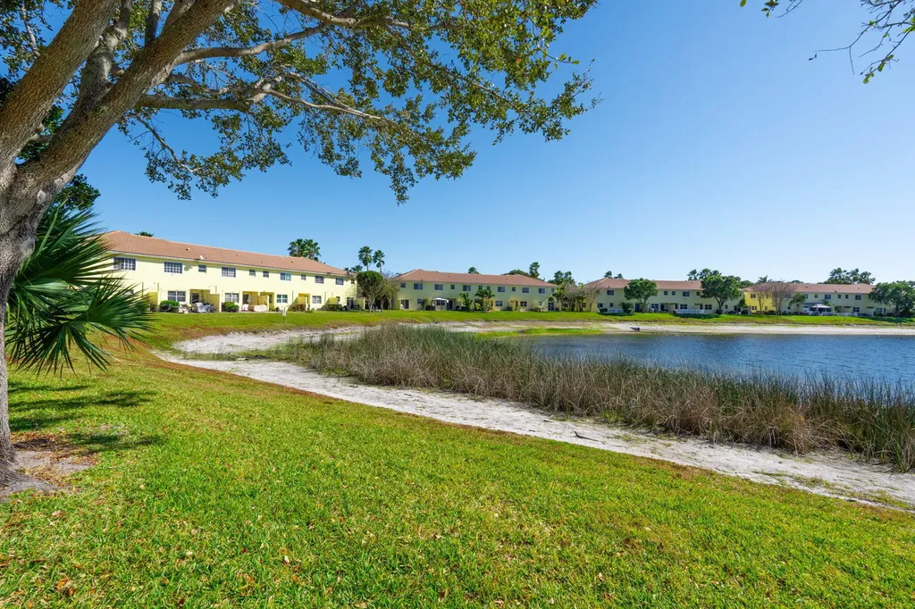 948 Imperial Lake Road West Palm Beach FL 33413