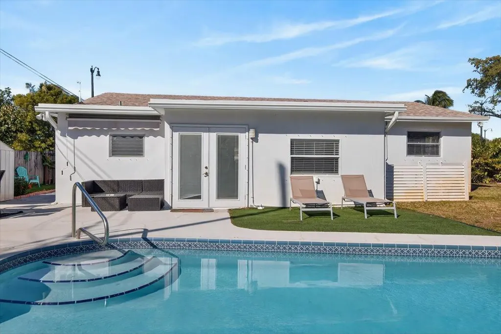 110 NE 30th Street Pompano Beach FL 33064