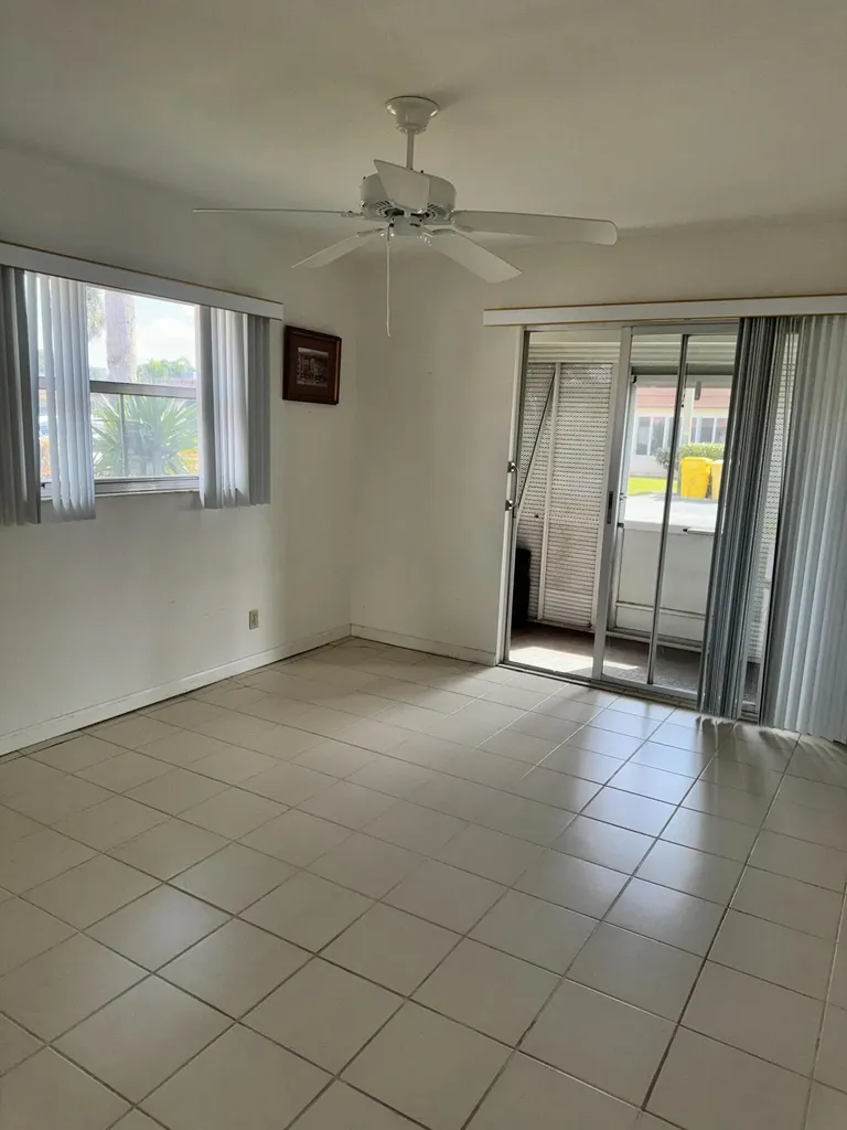 277 Seville L Delray Beach FL 33446