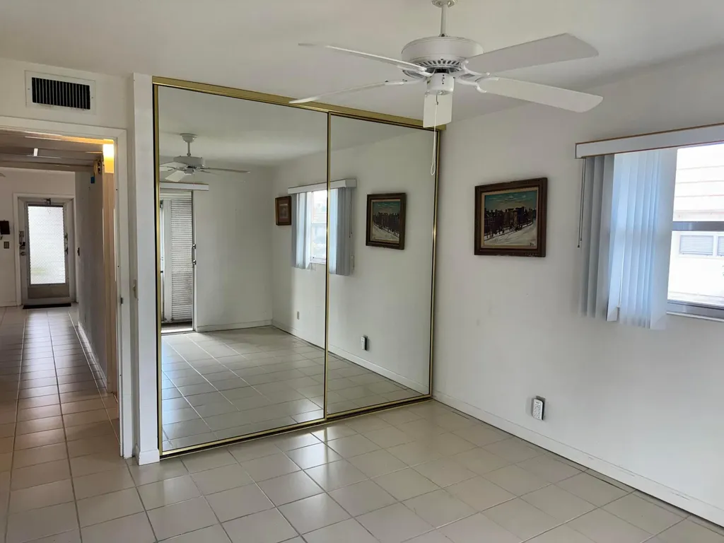 277 Seville L Delray Beach FL 33446