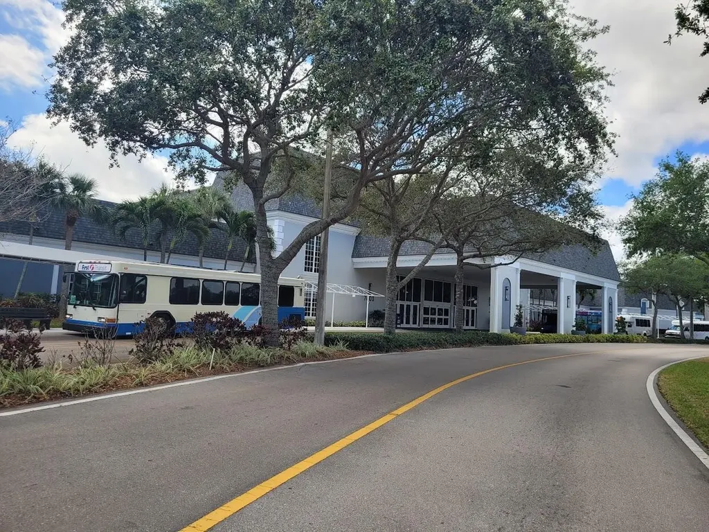 277 Seville L Delray Beach FL 33446