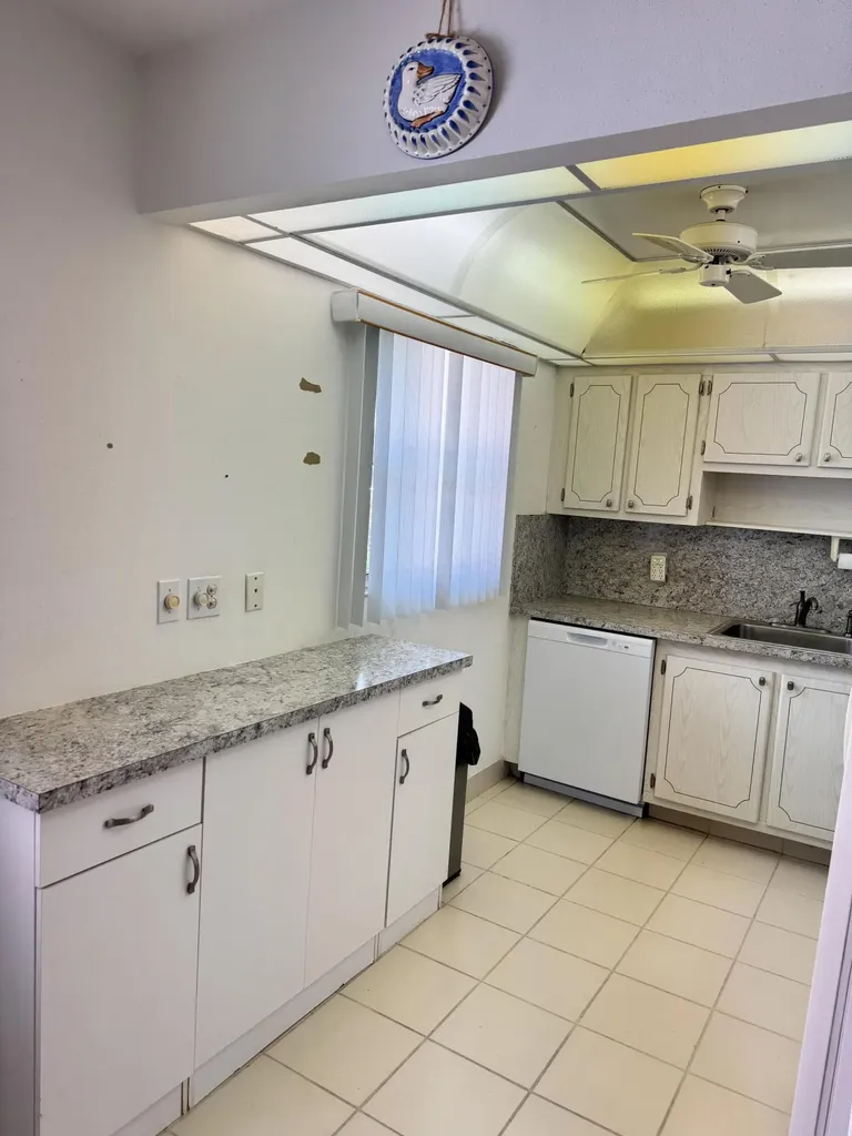 277 Seville L Delray Beach FL 33446