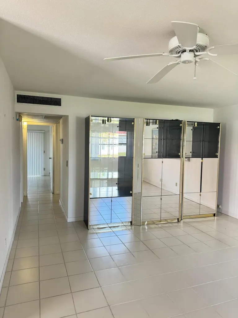 277 Seville L Delray Beach FL 33446