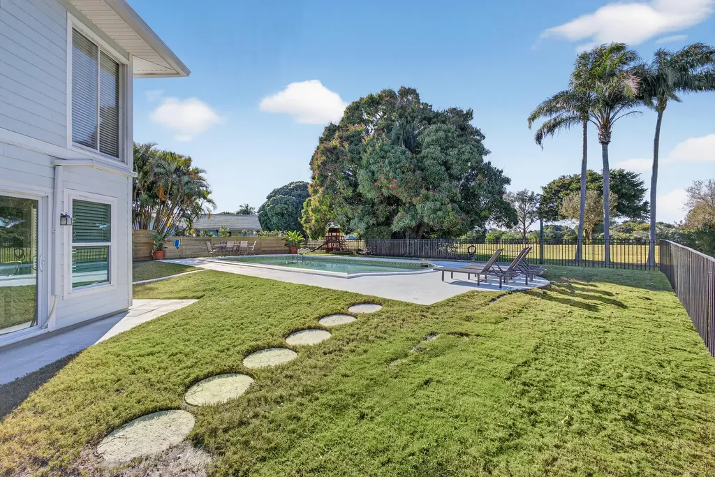 10355 Seagrape Way Palm Beach Gardens FL 33418
