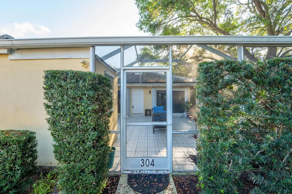 304 Sun Terrace Court Palm Beach Gardens FL 33403