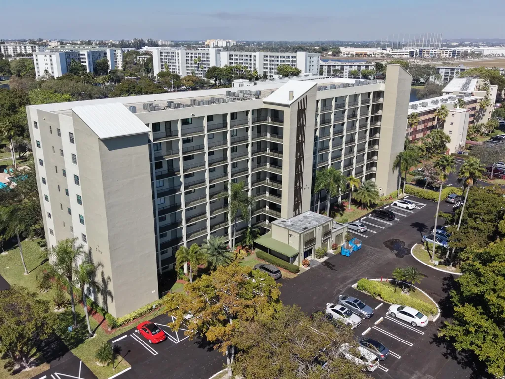 2112 S Cypress Bend Drive Pompano Beach FL 33069