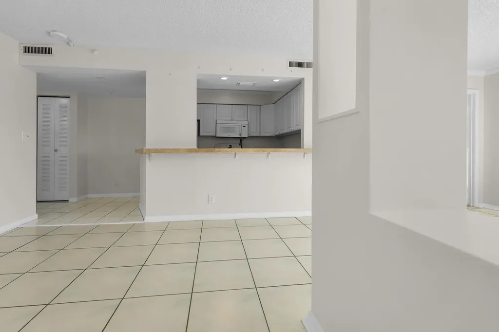 2112 S Cypress Bend Drive Pompano Beach FL 33069