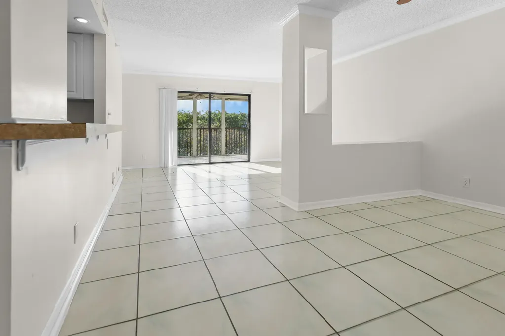 2112 S Cypress Bend Drive Pompano Beach FL 33069