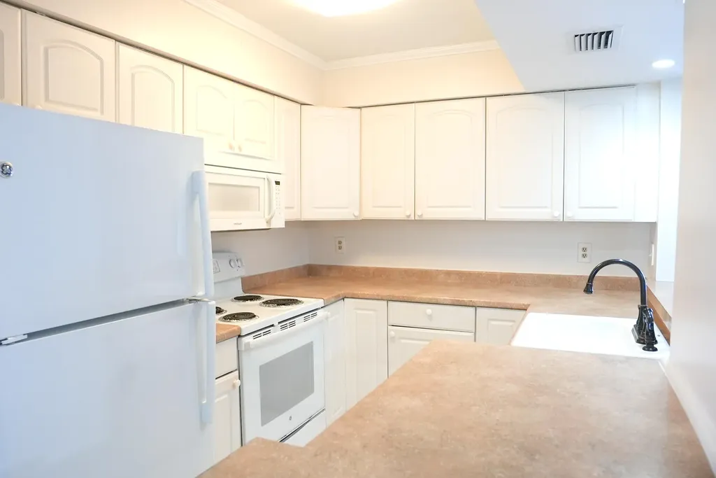 2112 S Cypress Bend Drive Pompano Beach FL 33069