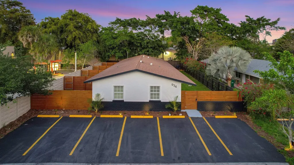 934 NW 4th Avenue Fort Lauderdale FL 33311