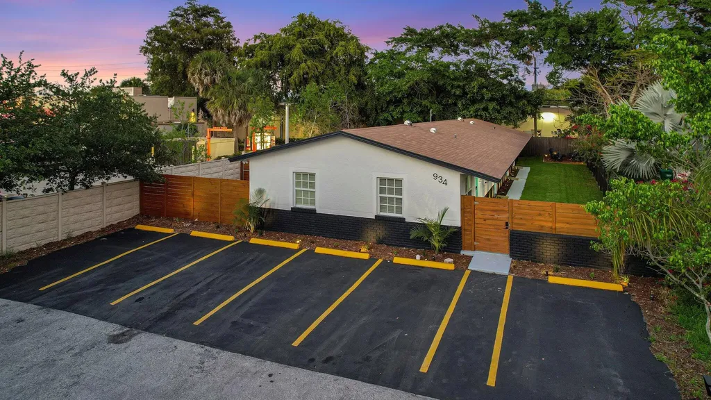 934 NW 4th Avenue Fort Lauderdale FL 33311