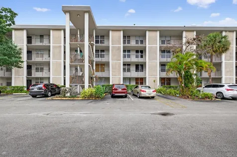4850 NW 29 Court Lauderdale Lakes FL 33313