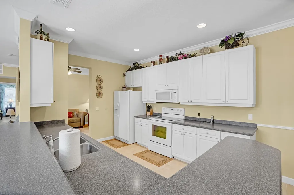 10484 SW Westlawn Boulevard Port St Lucie FL 34987