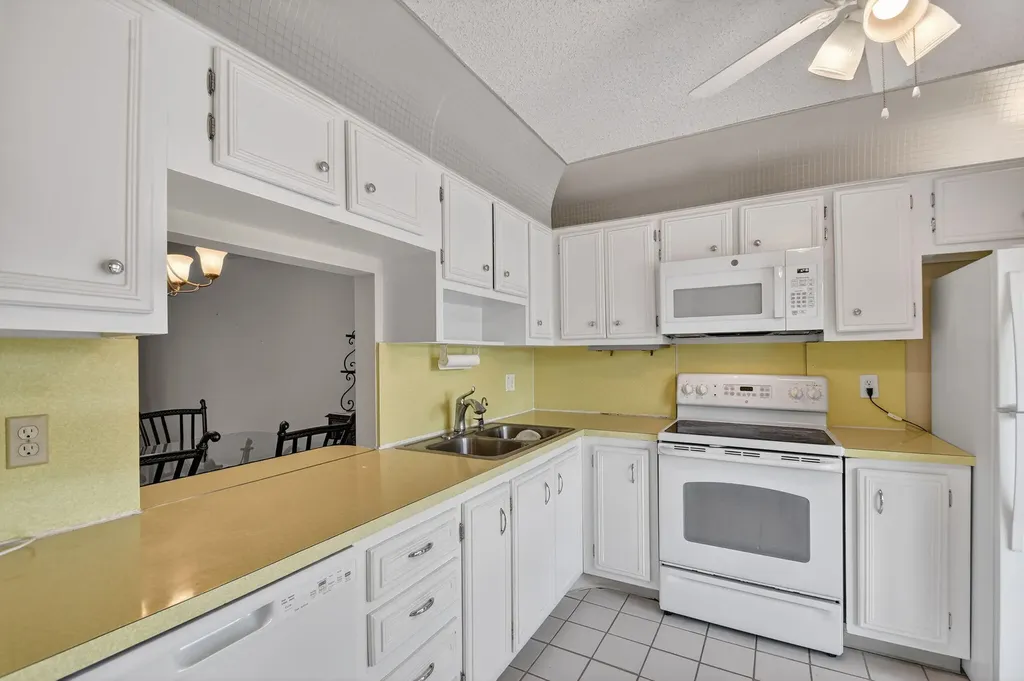 742 Nantucket Circle Lake Worth FL 33467