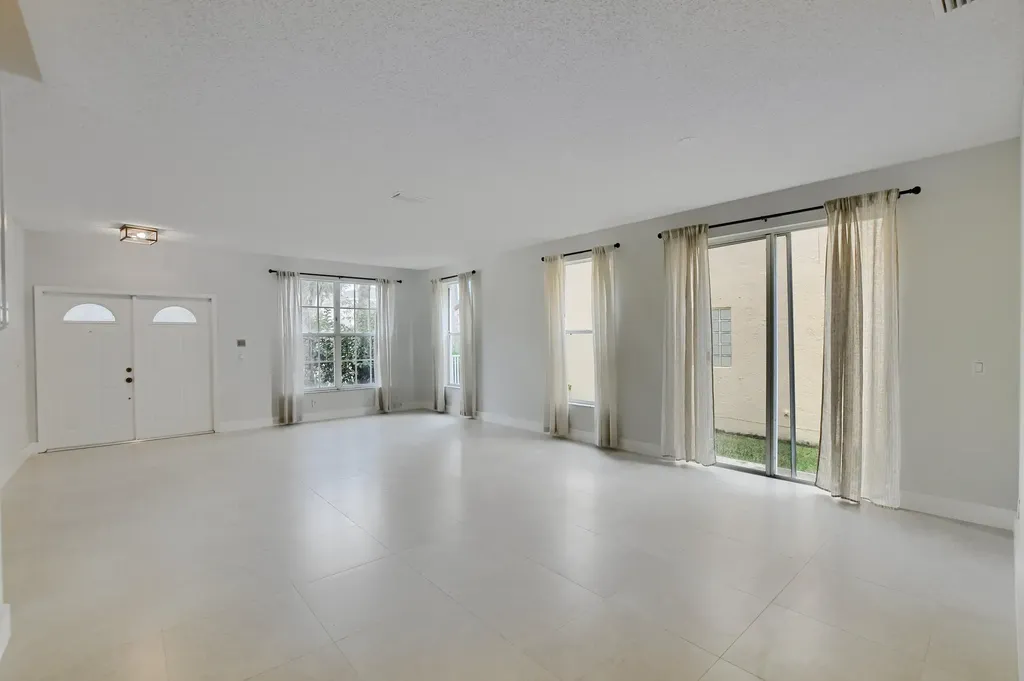 18165 Blue Lake Way Boca Raton FL 33498