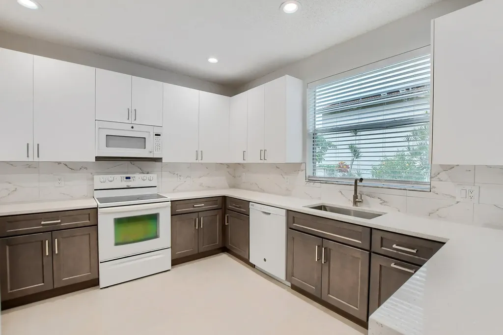 18165 Blue Lake Way Boca Raton FL 33498