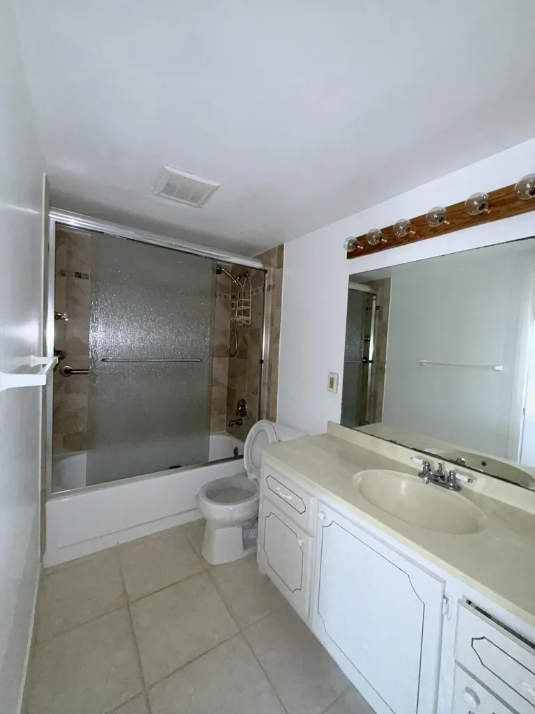 4108 Oakridge V Deerfield Beach FL 33442