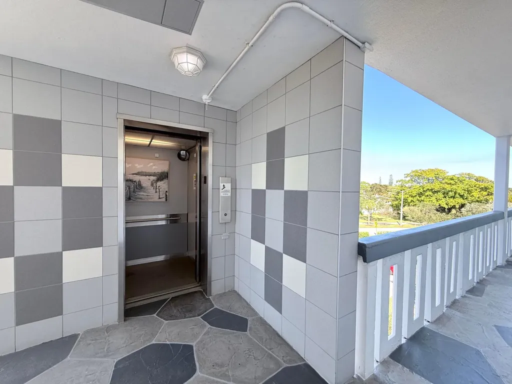 4108 Oakridge V Deerfield Beach FL 33442