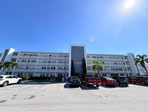4108 Oakridge V Deerfield Beach FL 33442