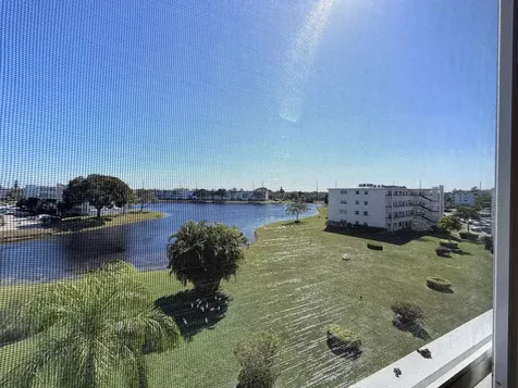 4108 Oakridge V Deerfield Beach FL 33442