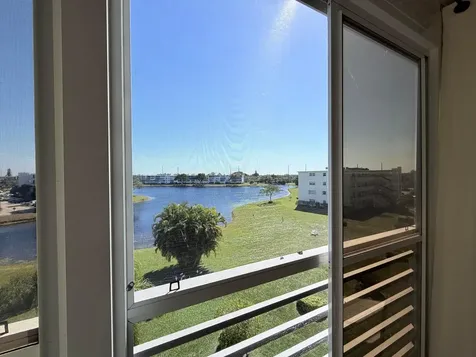 4108 Oakridge V Deerfield Beach FL 33442