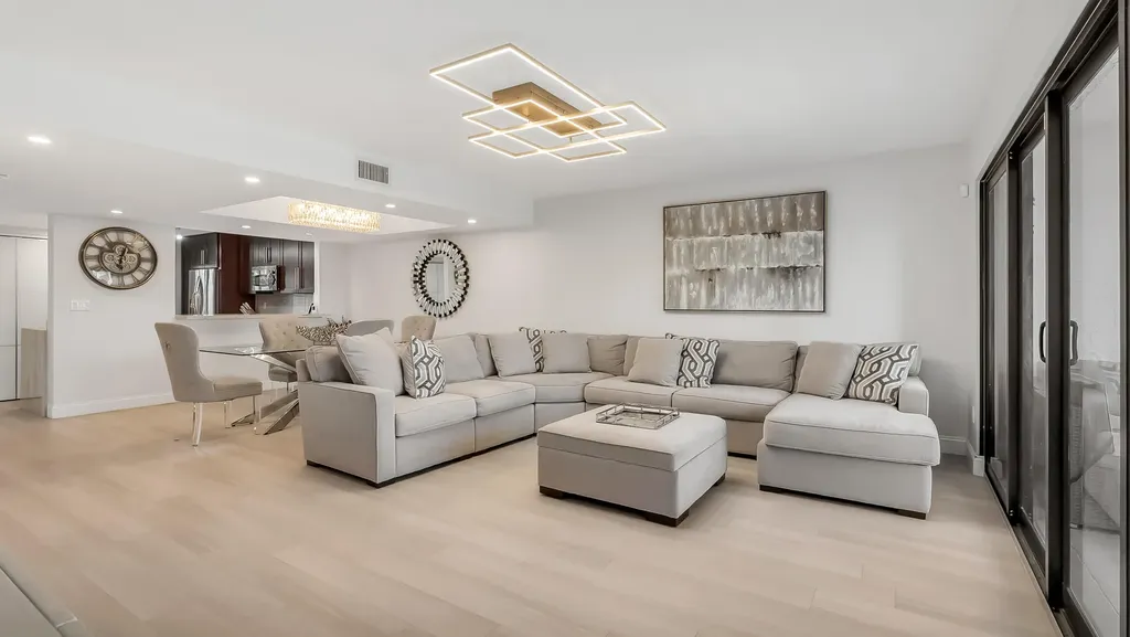 240 Captains Walk Delray Beach FL 33483
